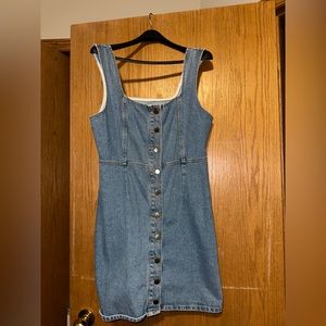 URBAN OUTFITTERS DENIM BUTTON UP DRESS!